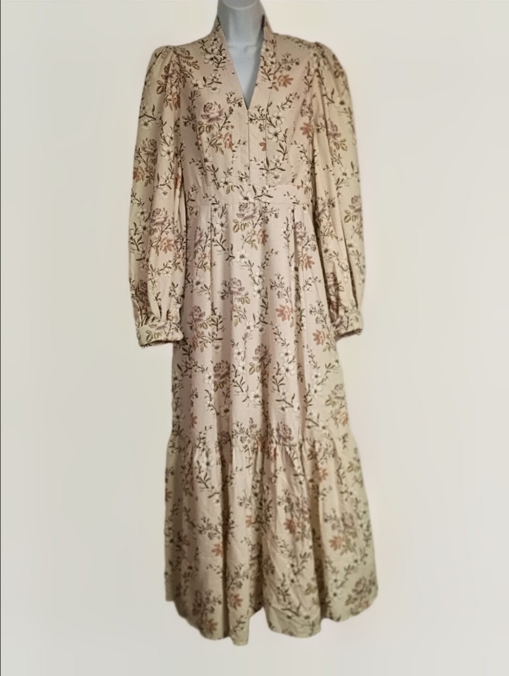 Linen Vibes Cream Floral V‑Neck Maxi Dress with Long Sleeves Vintage Inspired